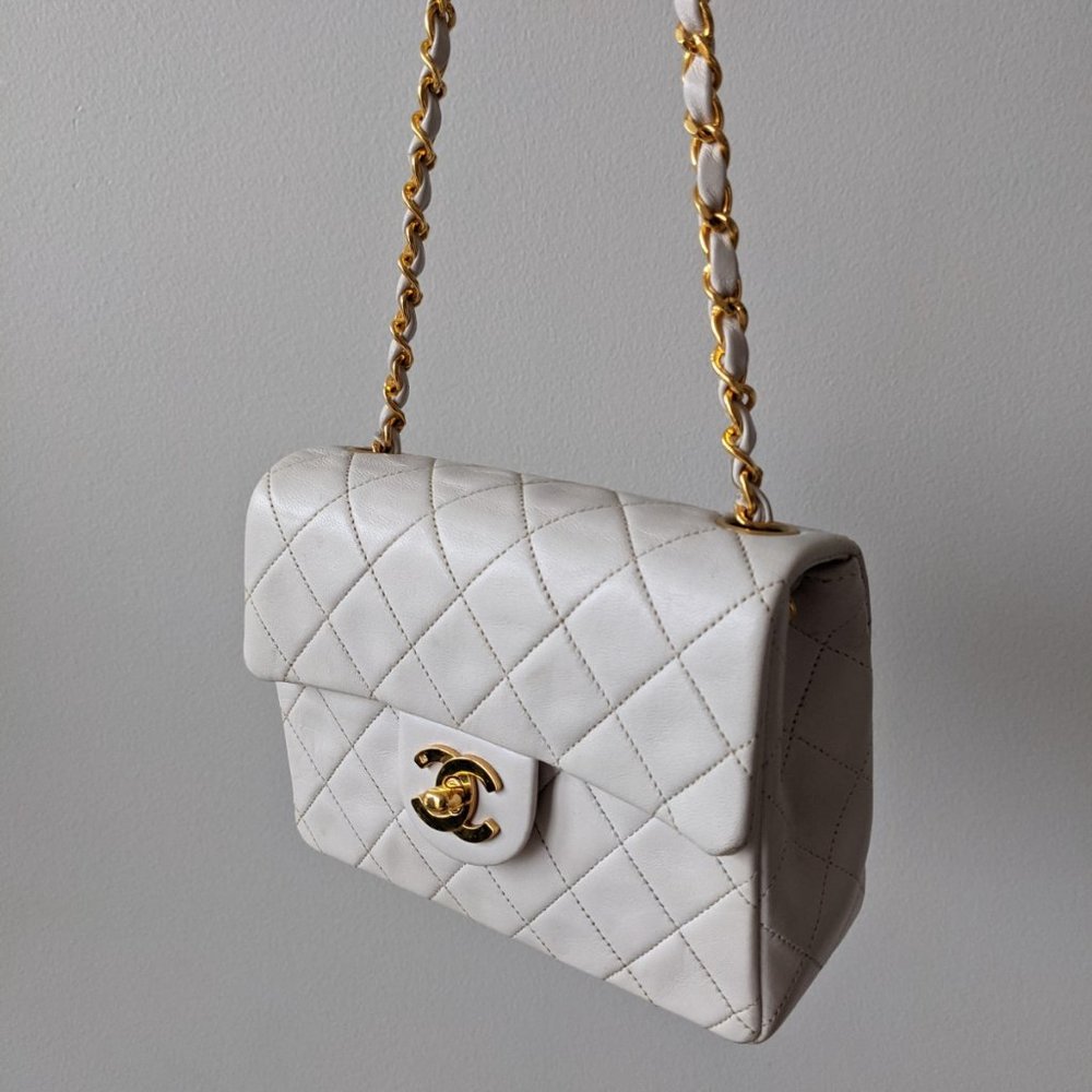 Chanel classic mini flap bag white and gold - Picture 2 of 12